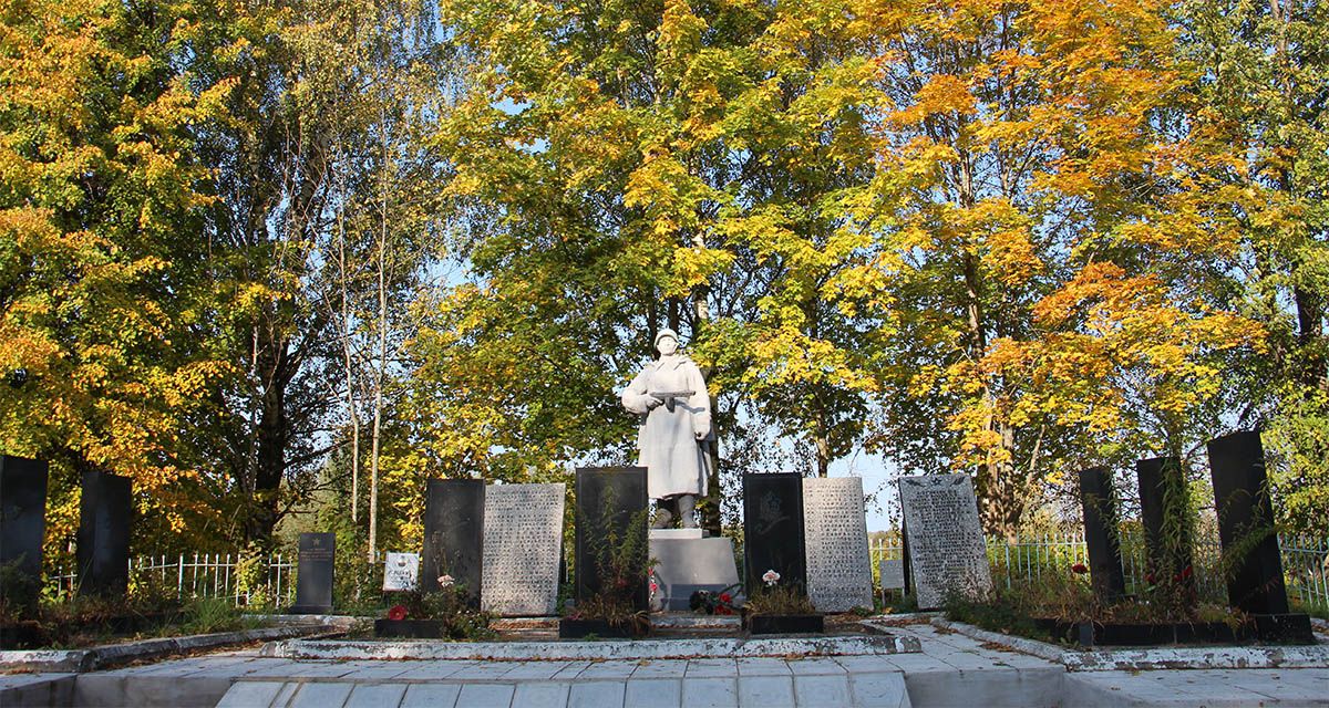 WWll monument in Dvorzi village